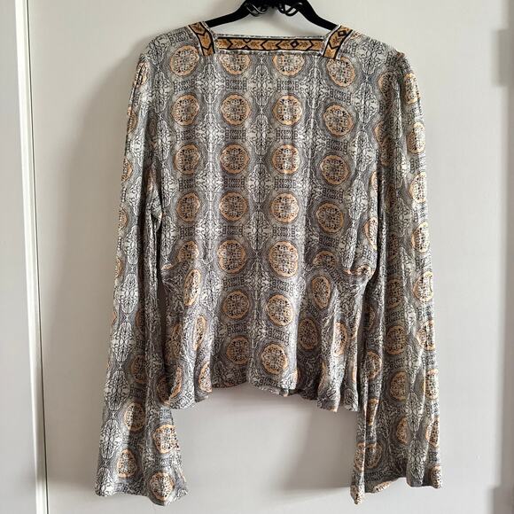 Free People Geometric Top Gray Orange V-Neck Snap Front Bow Long Sleeve Sz L - Picture 5 of 5